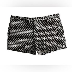 STYLUS Black and White Geometric women Shorts size 16 gently used.